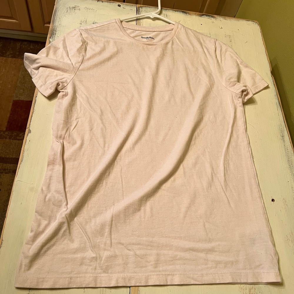 Pink Men’s Goodfellow & co Lyndale tee shirt size medium